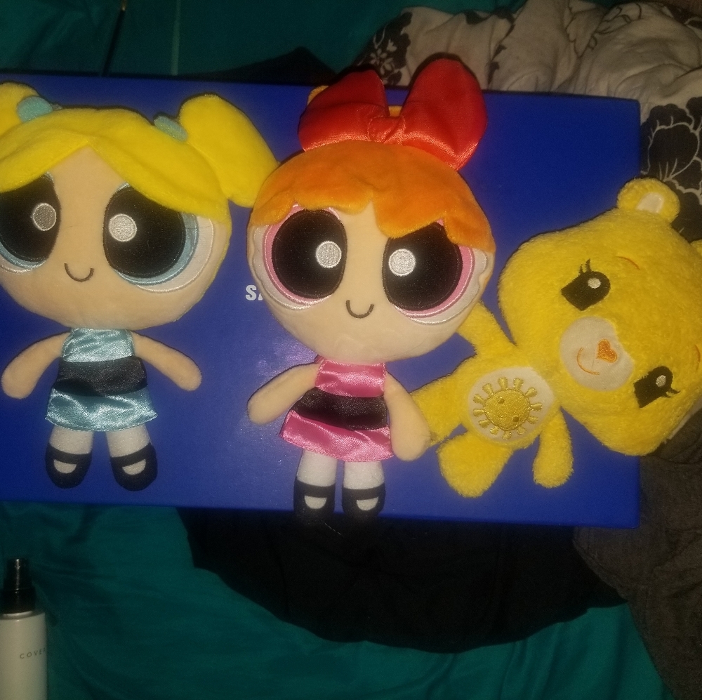 Vintage powerpuff girls & carebear plushies in Excellent condition